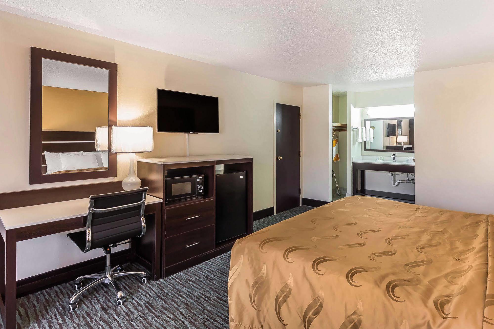 Quality Inn South Boston - Danville East Eksteriør billede